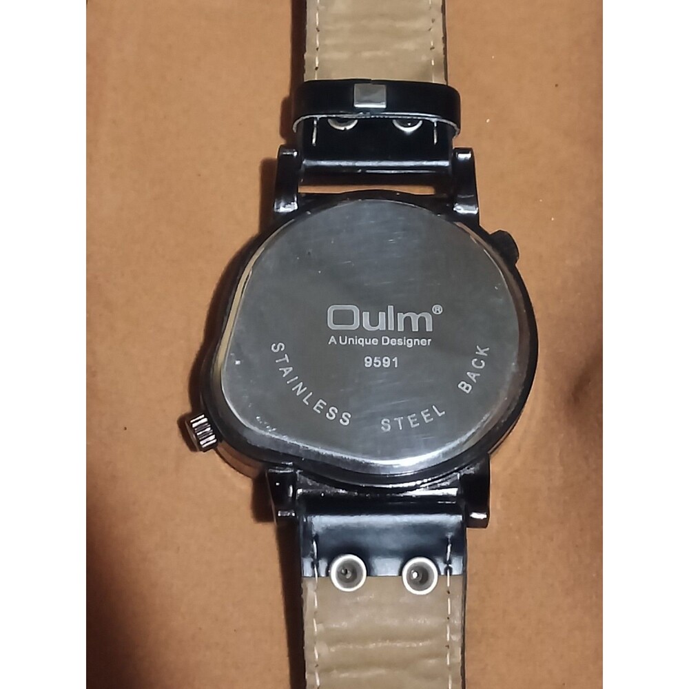OULM Watch 9591 Dual Time Dials Military Quartz Black Face Needs Repairs/Battery - Picture 2 of 8